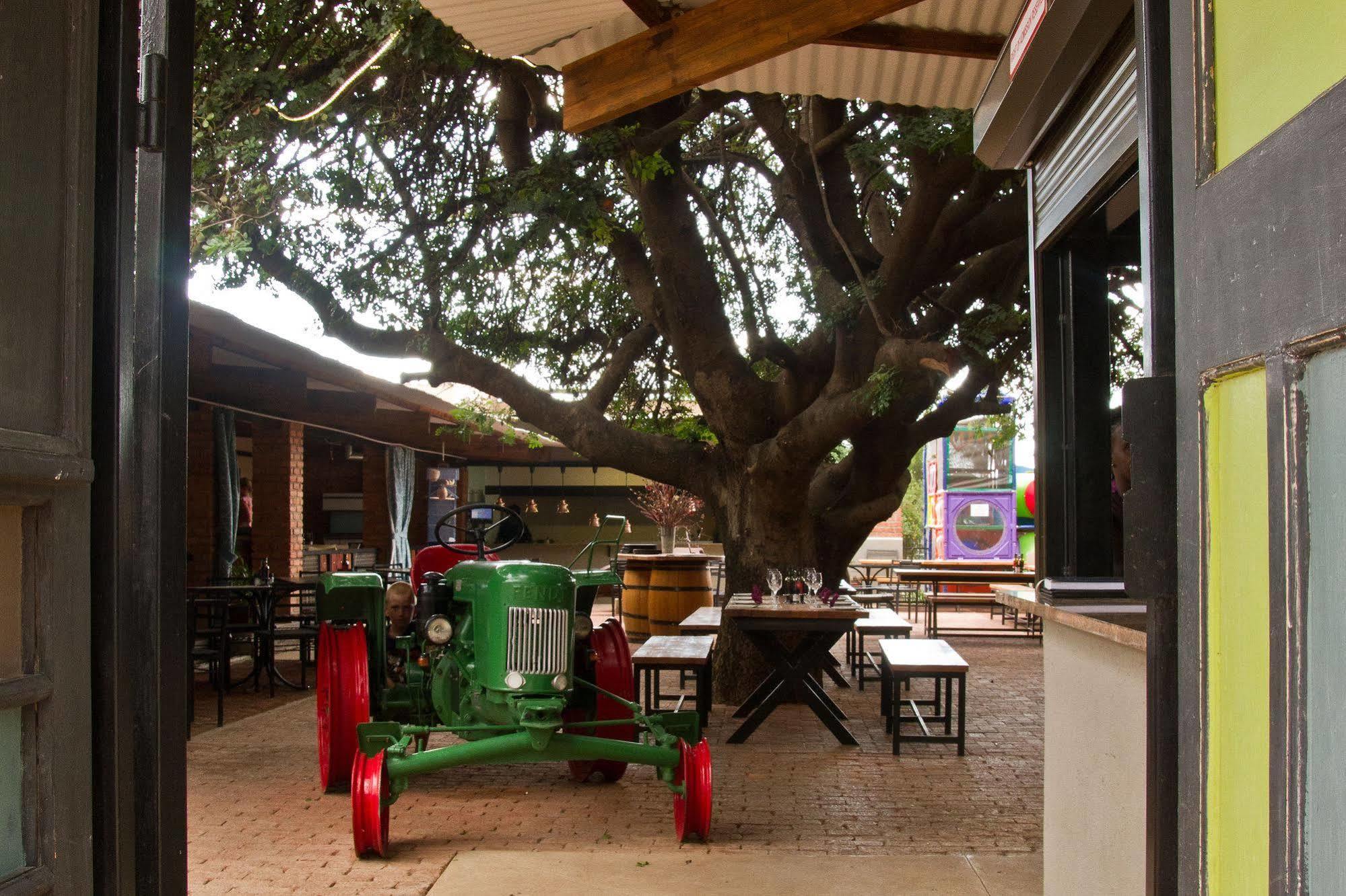 Casa Forno Country Hotel Otjiwarongo Luaran gambar